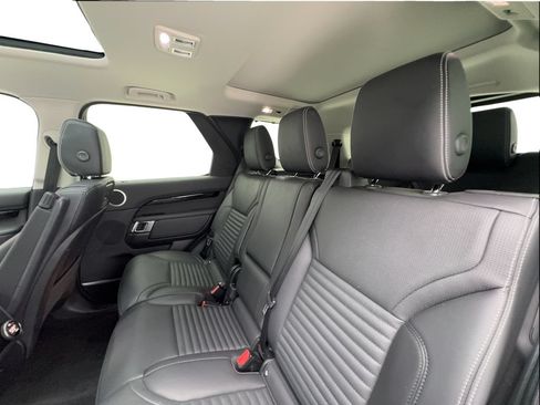 Used 2023 Land Rover Discovery S AWD/4WD image 25