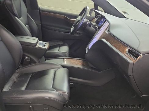 Used 2018 Tesla Model X P100D image 3
