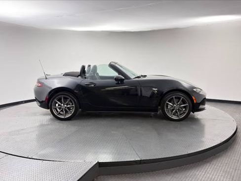 Used 2023 MAZDA MX-5 Miata Grand Touring w/ Weather Package RWD image 9