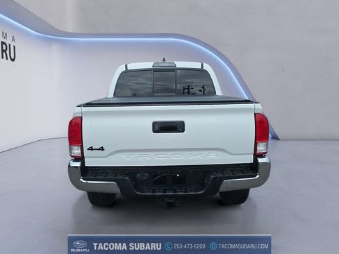 Used 2017 Toyota Tacoma SR5 w/ Tow Package AWD/4WD image 4