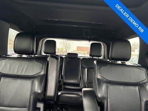 Used 2025 Ford Expedition Platinum w/ Stealth Appearance Package image 37