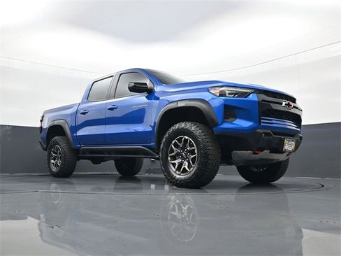 Used 2024 Chevrolet Colorado ZR2 w/ ZR2 Convenience Package III image 23