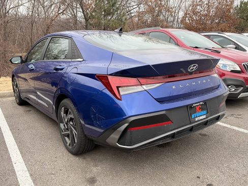 Certified 2024 Hyundai Elantra SEL w/ Convenience Package image 6