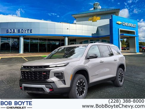 New 2026 Chevrolet Traverse Z71 w/ Driver Confidence Package AWD/4WD image 1