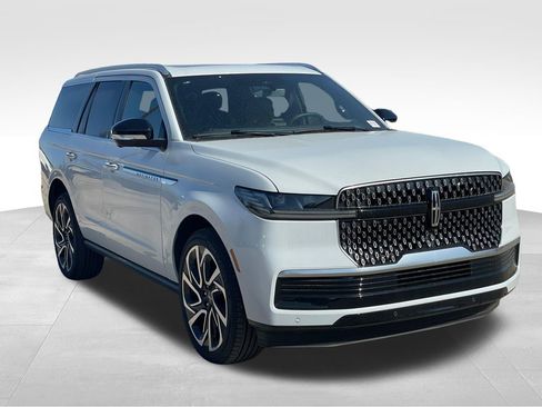 New 2026 Lincoln Navigator Reserve AWD/4WD image 7