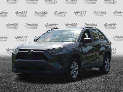 Used 2020 Toyota RAV4 LE image 7