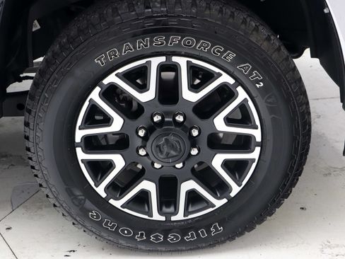 Used 2026 RAM 2500 Limited AWD/4WD image 32