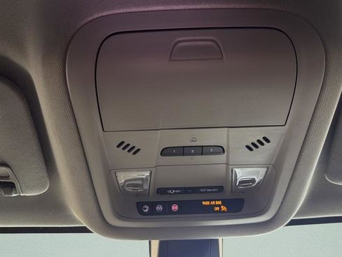 Used 2021 GMC Acadia SLT FWD image 21
