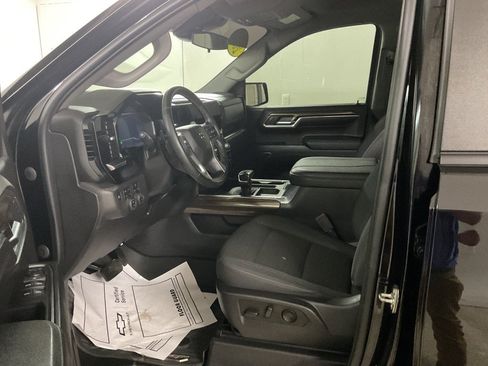 Used 2024 Chevrolet Silverado 1500 RST w/ Z71 Off-Road Package AWD/4WD image 13