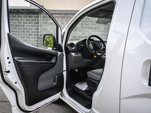 Used 2019 Nissan NV200 S FWD image 7