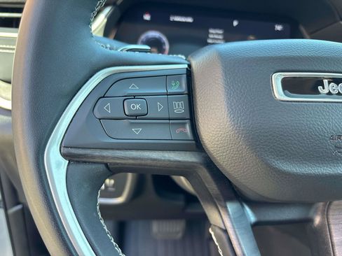 Used 2023 Jeep Grand Cherokee L Limited AWD/4WD image 18