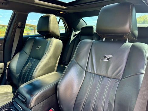 Used 2014 Chrysler 300 S AWD/4WD image 18