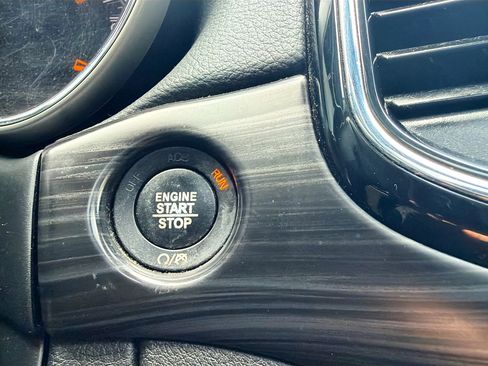 Used 2019 Jeep Grand Cherokee Altitude image 37