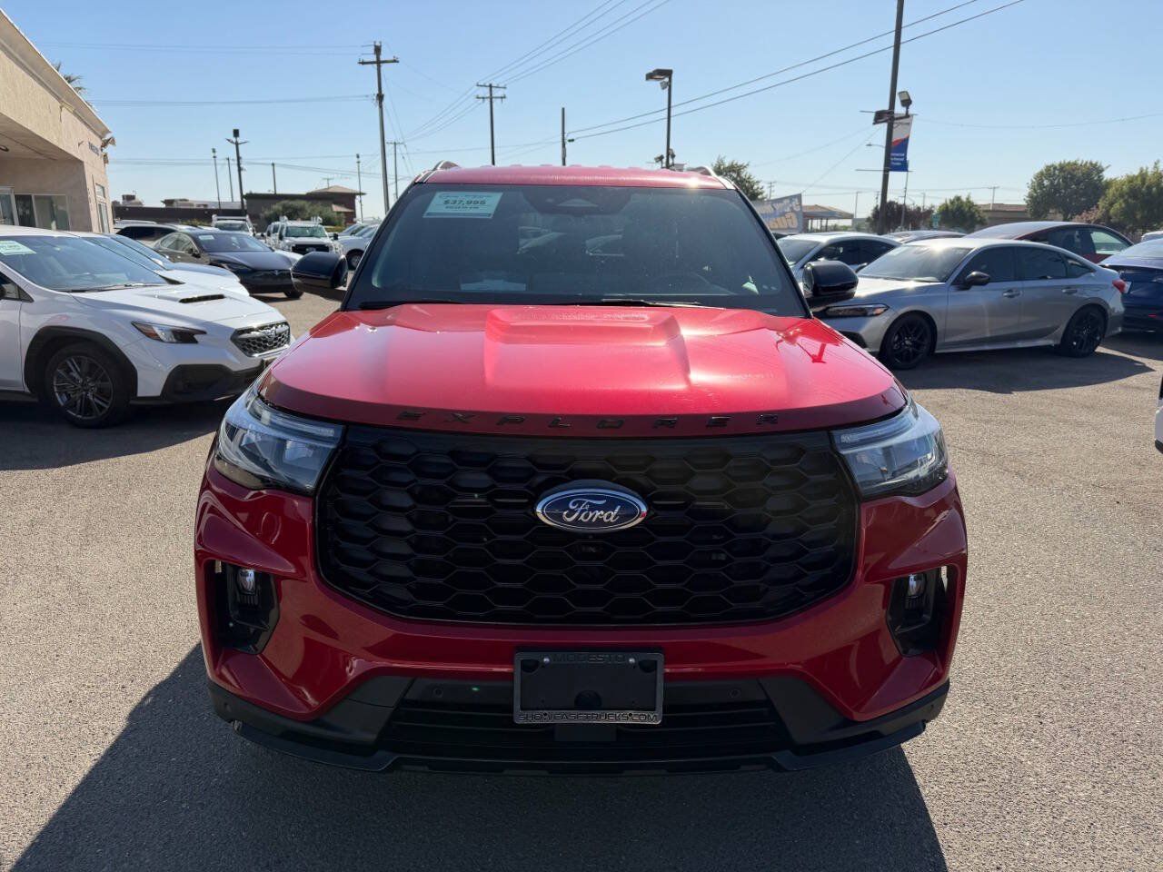 Used 2025 Ford Explorer ST-Line w/ ST-Line Street Pack AWD/4WD image 3