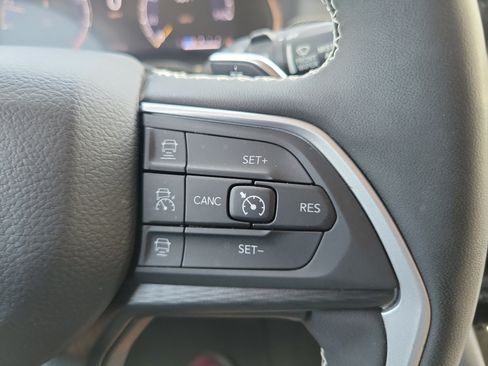 Used 2023 Jeep Grand Cherokee L Laredo w/ Luxury Tech Group I RWD image 19