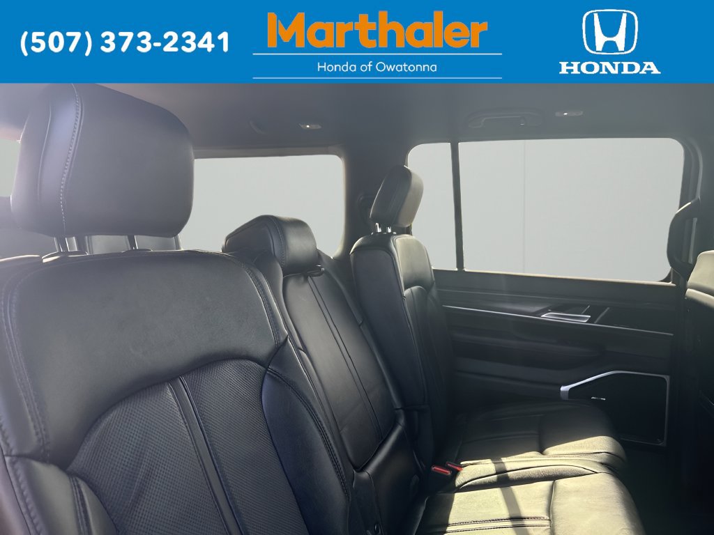 Used 2024 Jeep Wagoneer Series II w/ Flexible Seating Group AWD/4WD image 17