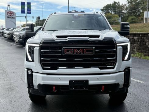 Used 2024 GMC Sierra 3500 AT4 w/ AT4 Premium Plus Package image 12