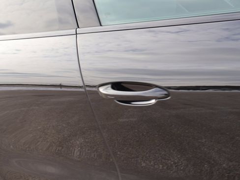 Certified 2023 Porsche Cayenne Turbo S image 17