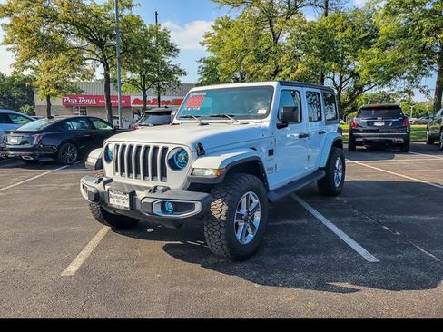 Used 2022 Jeep Wrangler Unlimited Sahara w/ Cold Weather Group AWD/4WD image 8