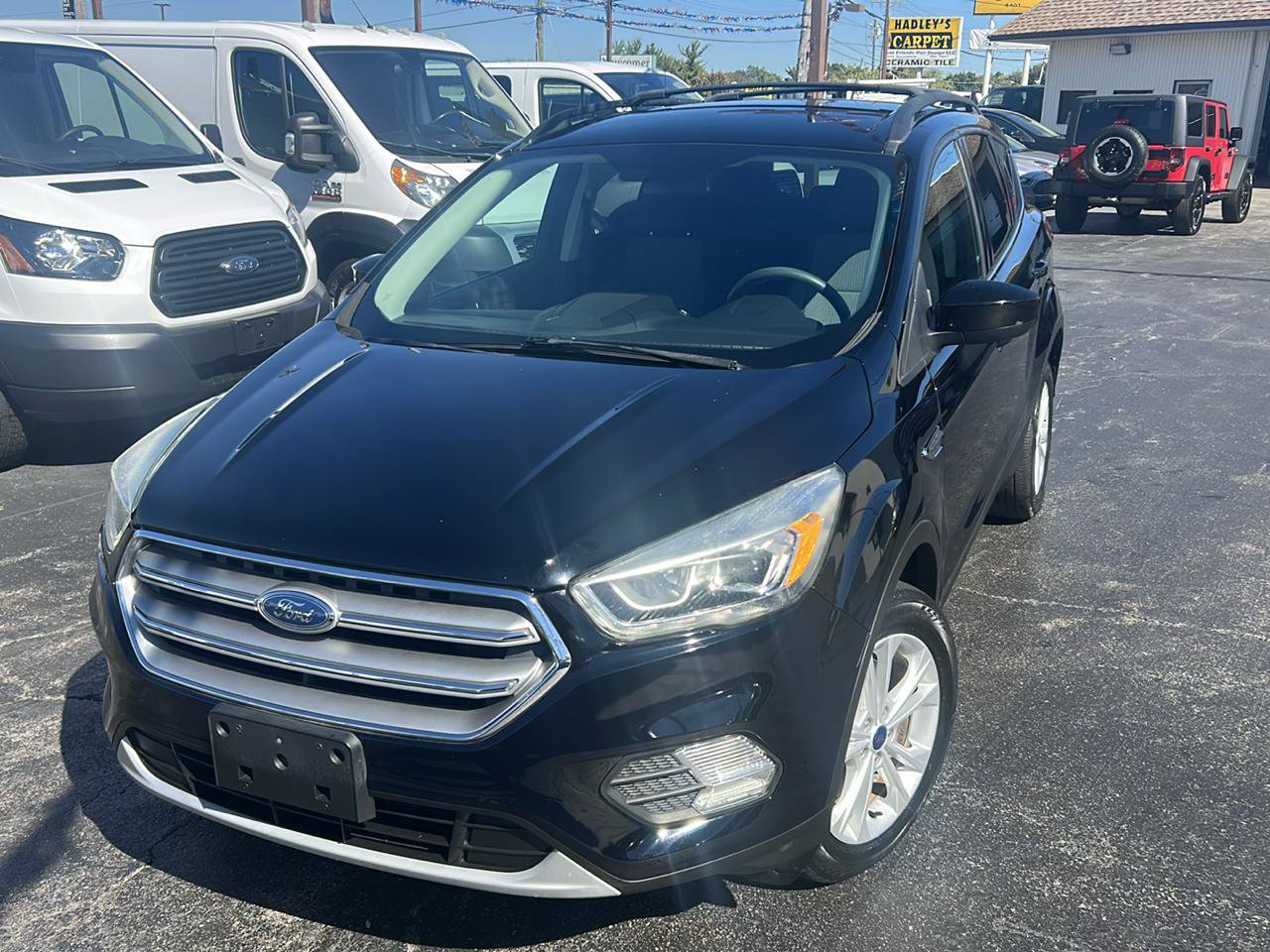 Used 2017 Ford Escape SE w/ Equipment Group 201A AWD/4WD image 2