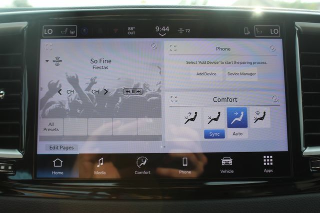Used 2025 Chrysler Pacifica Select FWD image 19