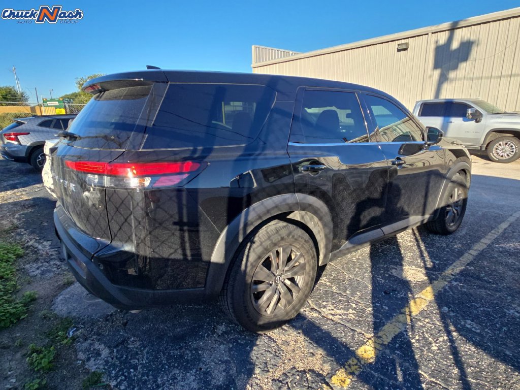 Used 2022 Nissan Pathfinder S FWD image 5