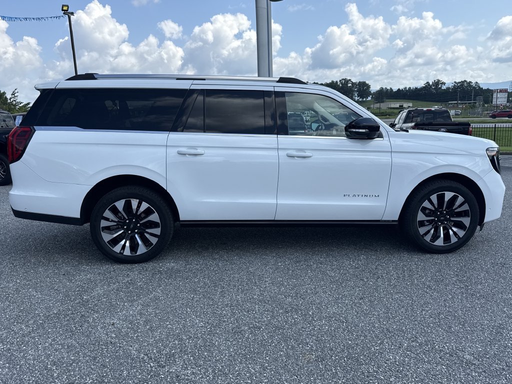 Used 2025 Ford Expedition Max Platinum w/ Driver's Package AWD/4WD image 8