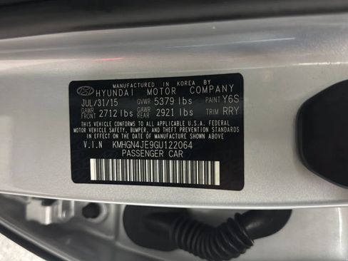 Used 2016 Hyundai Genesis 3.8 w/ Option Group 02 RWD image 27