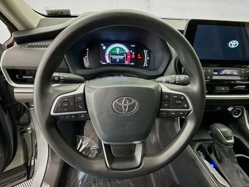 Used 2025 Toyota Grand Highlander FWD image 11