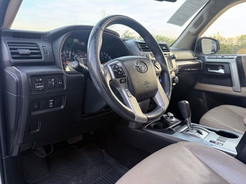 Used 2014 Toyota 4Runner Limited image 22