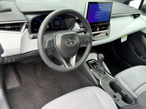 Used 2026 Toyota Corolla SE w/ SE Package FWD image 4