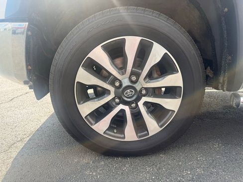 Used 2018 Toyota Tundra Limited AWD/4WD image 9