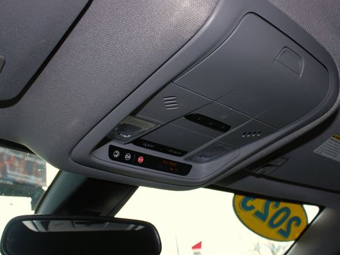 Used 2023 GMC Acadia AT4 w/ Technology Package image 37