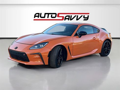 Used 2023 Toyota GR86 10th Anniversary SE image 3