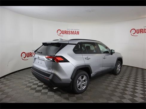 Used 2025 Toyota RAV4 XLE w/ Convenience Package image 10