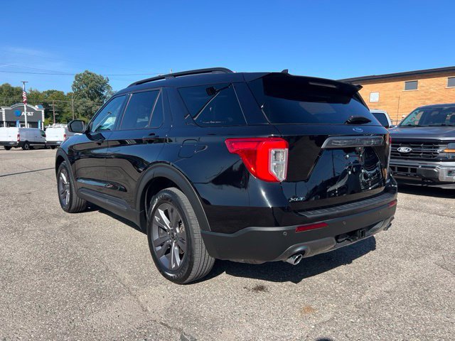 Certified 2023 Ford Explorer XLT w/ Equipment Group 202A AWD/4WD image 6