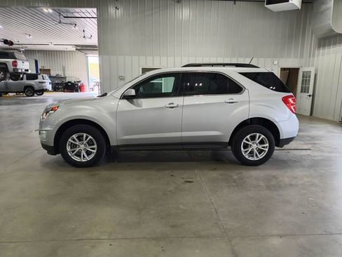 Used 2017 Chevrolet Equinox LT w/ Convenience Package AWD/4WD image 5