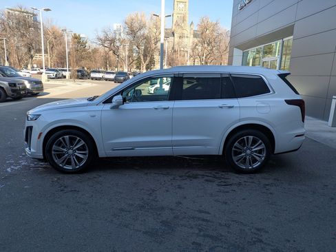 Used 2023 Cadillac XT6 Premium Luxury image 7