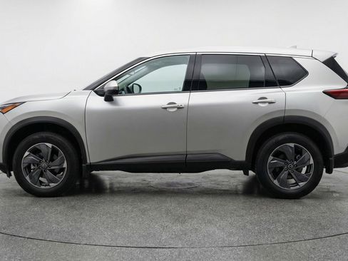 Used 2025 Nissan Rogue SV image 5