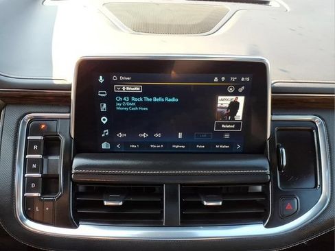Used 2023 Chevrolet Suburban Premier w/ Advanced Technology Package AWD/4WD image 19