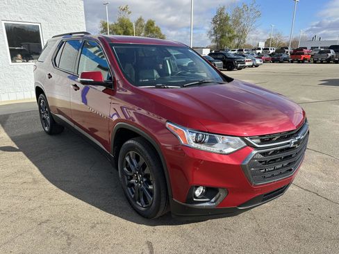 Used 2020 Chevrolet Traverse RS w/ LPO, Floor Liner Package image 12