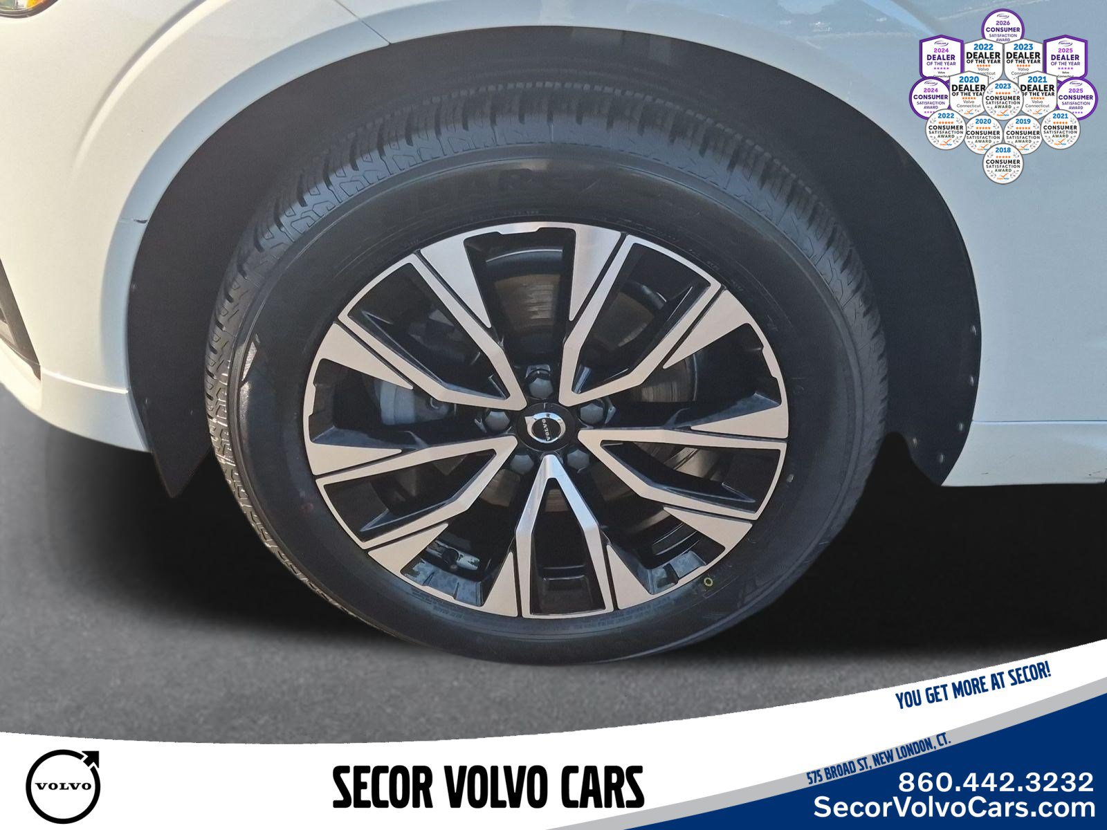 Certified 2024 Volvo XC60 B5 Core w/ Protection Package Premier AWD/4WD image 25