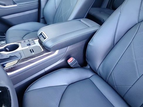 New 2026 Toyota Highlander Platinum image 20