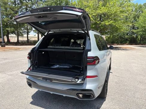 Used 2024 BMW X7 xDrive40i w/ M Sport Package AWD/4WD image 25