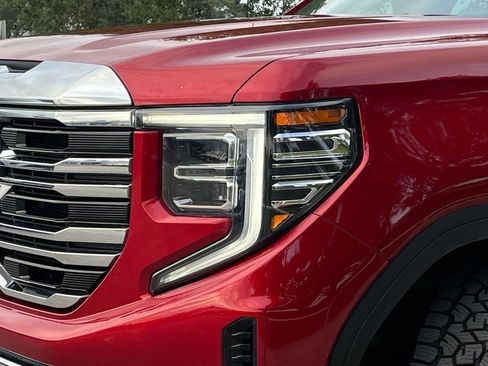 Used 2023 GMC Sierra 1500 SLT AWD/4WD image 27