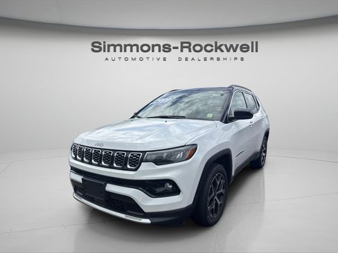 Used 2025 Jeep Compass Limited AWD/4WD image 7