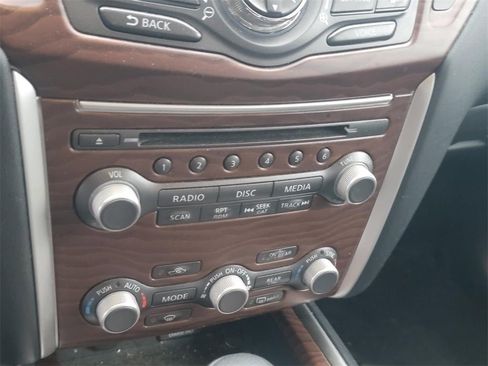 Used 2020 Nissan Pathfinder Platinum image 11