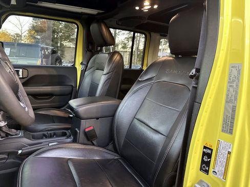 Used 2023 Jeep Wrangler Unlimited Sahara image 19