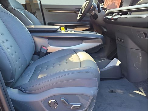 New 2026 Kia EV9 Wind AWD/4WD image 8