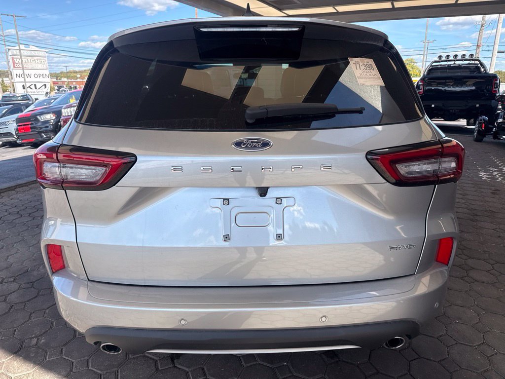 Used 2024 Ford Escape ST-Line w/ Tech Pack #1 AWD/4WD image 7